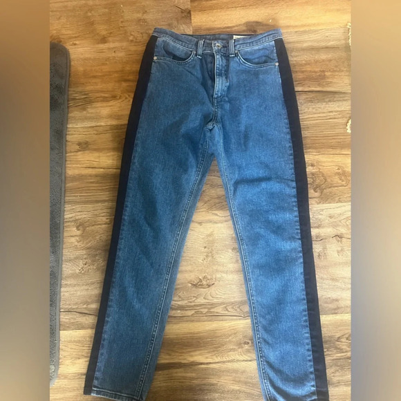Rag and Bone jeans size 28. Excellent condition no stains or imperfections. - Picture 13 of 15